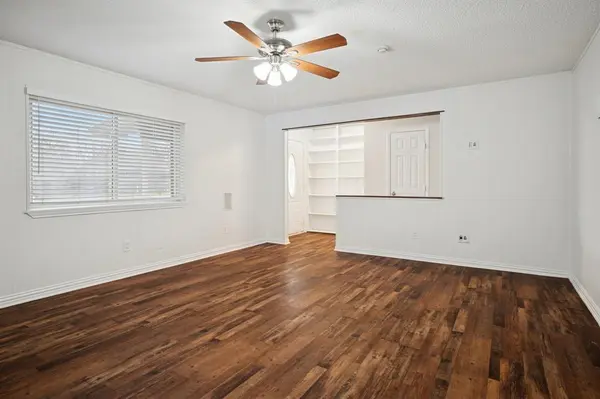 125 Briarwood Drive, Kennedale, TX 76060