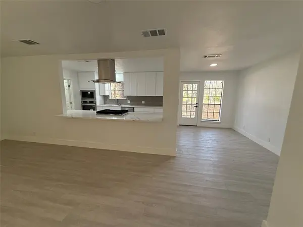 3801 Brookhaven Circle, Fort Worth, TX 76109