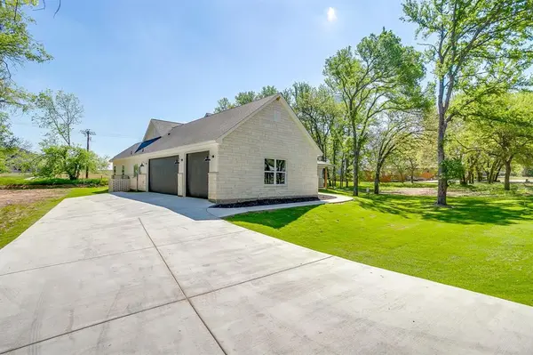 6705 Westover Drive, Granbury, TX 76049