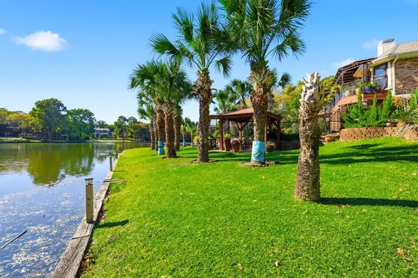 2910 Lakeshore Court, Arlington, TX 76013