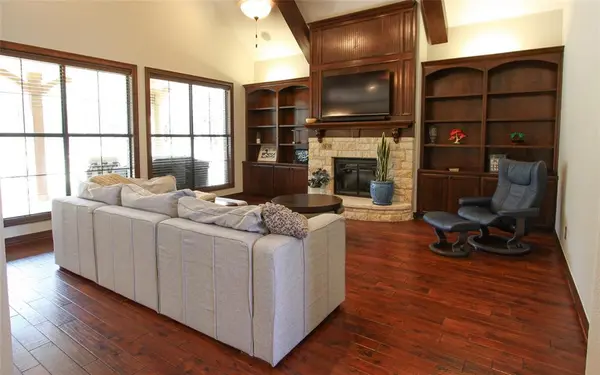 284 Stonewolf Court, Gordonville, TX 76245