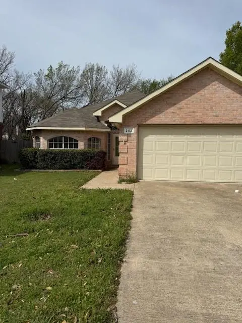 202 Vines Drive, Cedar Hill, TX 75104