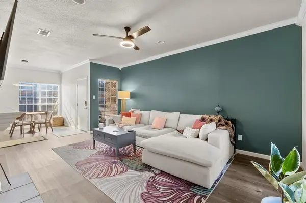 3550 Country Square Drive #111, Carrollton, TX 75006