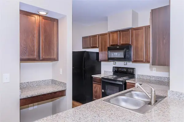 2991 Lakeside Drive, Midlothian, TX 76065