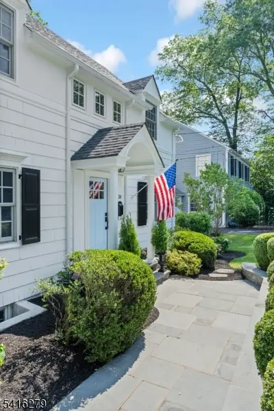 30 Edgewood Rd, Chatham Boro, NJ 07928