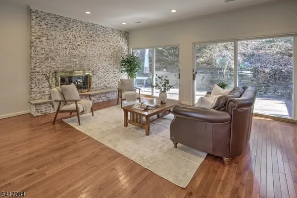 10 Roxiticus Rd, Mendham Twp., NJ 07945