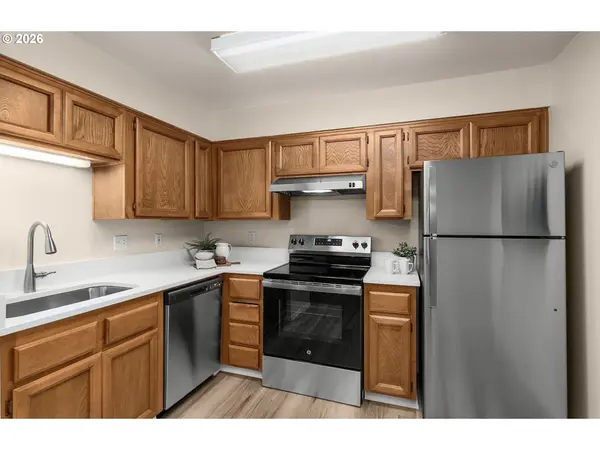 8720 SW TUALATIN RD #205, Tualatin, OR 97062