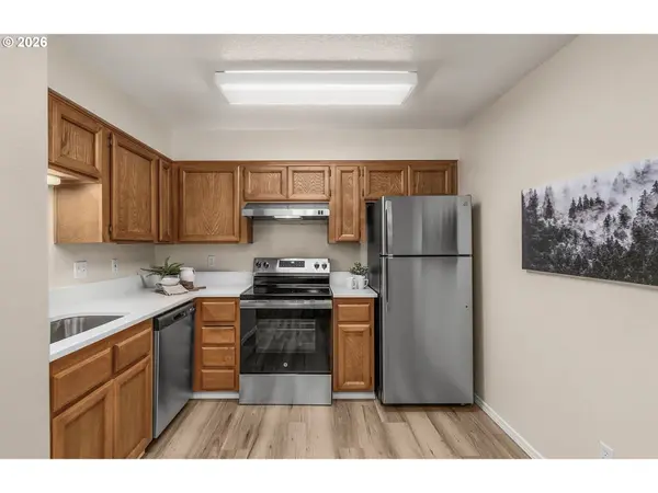 8720 SW TUALATIN RD #205, Tualatin, OR 97062