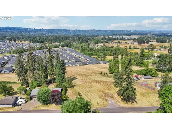 30333 SE CEMETERY RD, Estacada, OR 97023