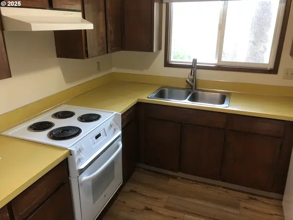 1128 SE Rummel ST, Mc Minnville, OR 97128