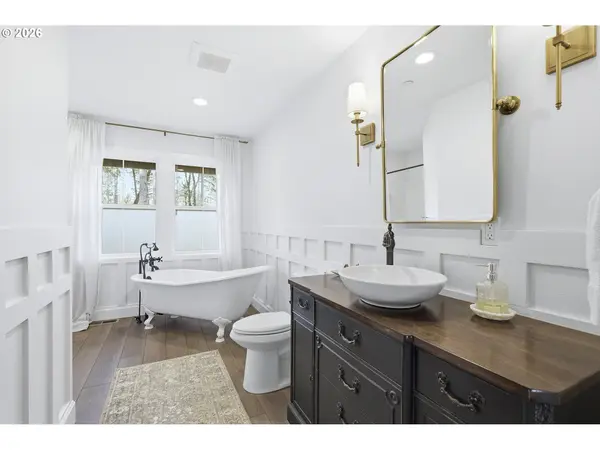 15680 S WAVE RD, Mulino, OR 97042