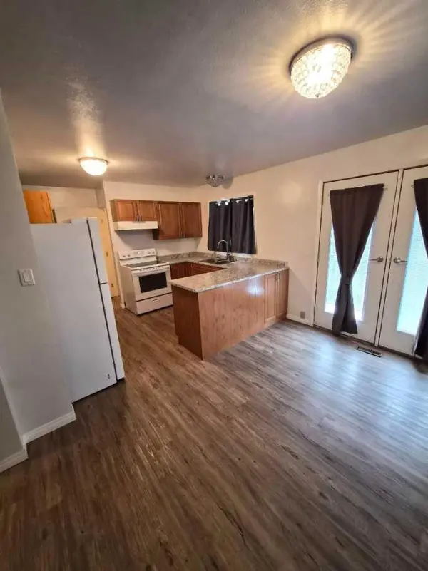 214 7 ST, Beaverlodge, AB T0H 0C0