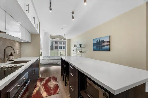 8 Mercer ST #2803, Toronto C01, ON M5V 0C4