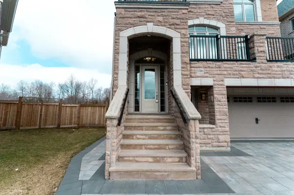 186 Bralorne TRL, Pickering, ON L1V 0G1