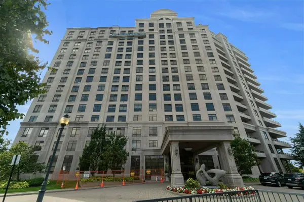 9235 Jane ST #707, Vaughan, ON L6A 0J8