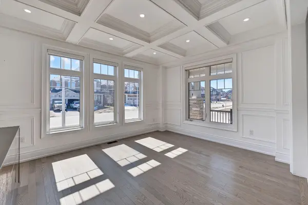 1020 Larter ST, Innisfil, ON L9S 0N4