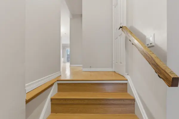 23 Garden AVE, Brampton, ON L6X 1M4