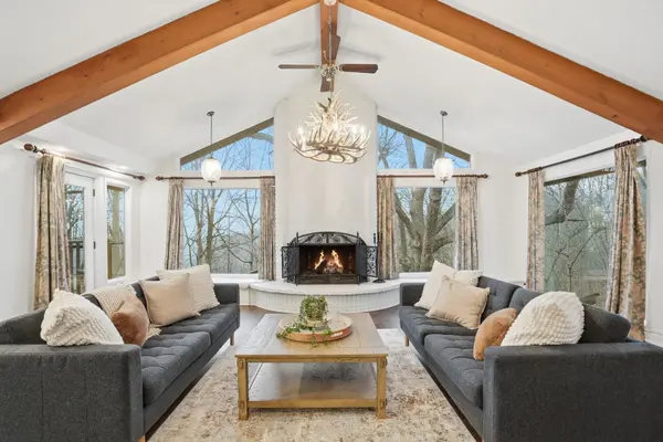 1987 Snake RD, Burlington, ON L7P 4Y1