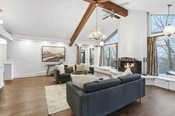 1987 Snake RD, Burlington, ON L7P 4Y1