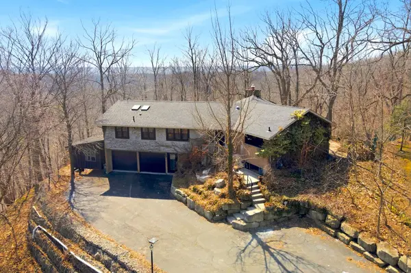 1987 Snake RD, Burlington, ON L7P 4Y1