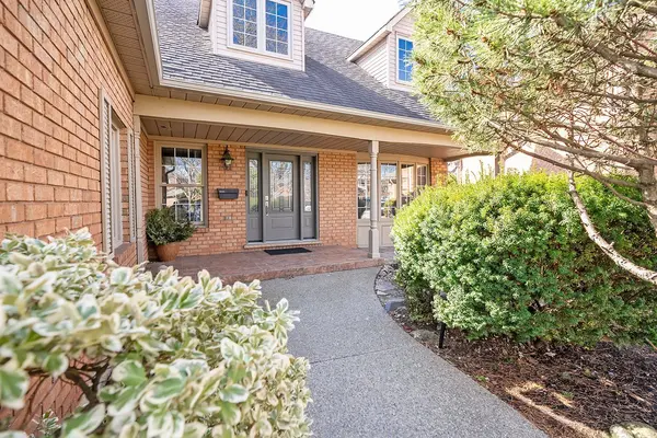 1274 Hilton LN, Oakville, ON L6M 2V2