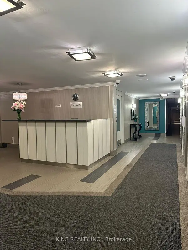 15 Kensington RD #1904, Brampton, ON L6T 3W2