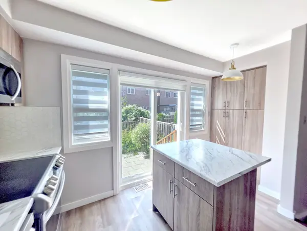 98 Spadina RD, Brampton, ON L6X 4X6