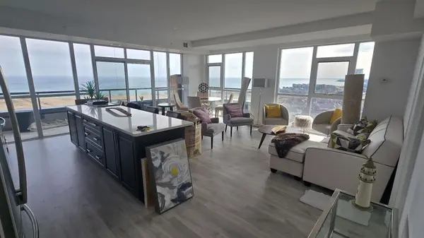 550 North Service RD #1305, Grimsby, ON L5M 0H9