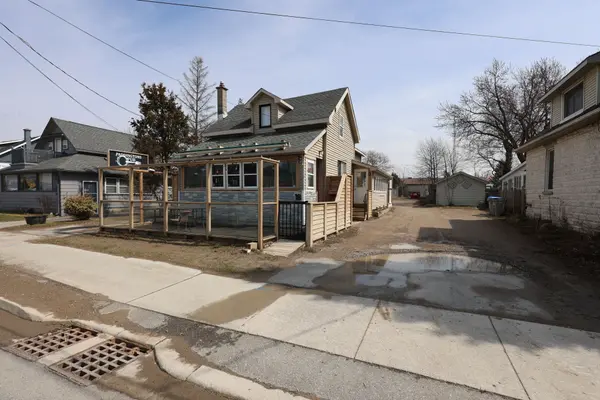 16 -18 Ontario ST N, Lambton Shores, ON N0M 1T0