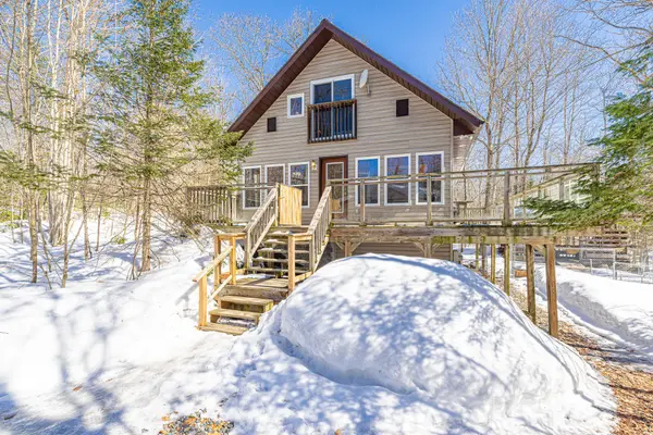 98 Black RD,  Seguin,  ON P2A 2W8