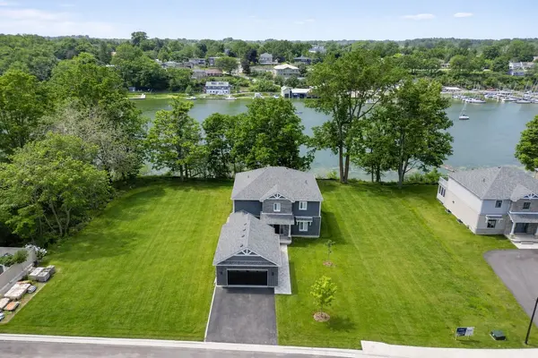 101 VILLENEUVE DR, Prince Edward County, ON K0K 2T0