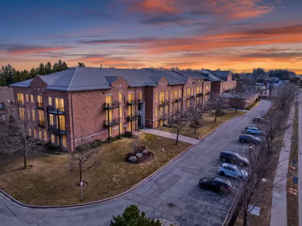 262 Dundas ST E #320, Hamilton, ON L8B 1A9