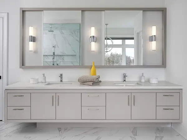 1 Hemlock CRES, Kawartha Lakes, ON K0M 1A0