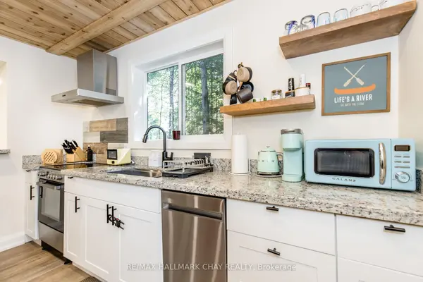 182 Brodie Kay TRL, Huntsville, ON P0B 1L0