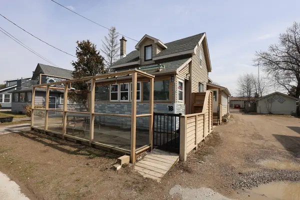 18 Ontario ST N, Lambton Shores, ON N0M 1T0