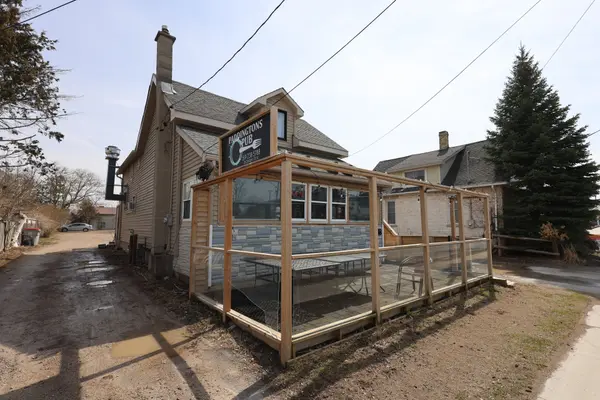 18 Ontario ST N, Lambton Shores, ON N0M 1T0