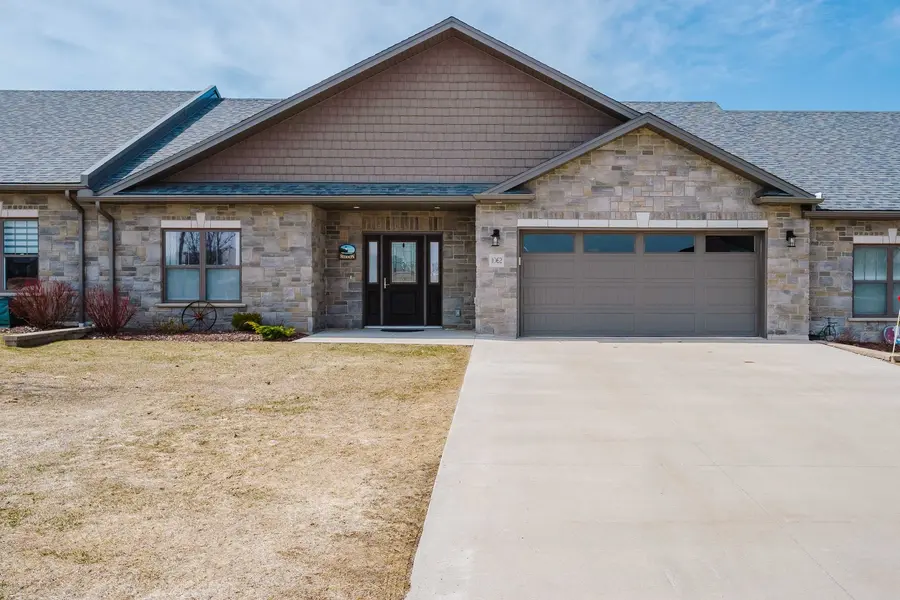 1062 Waterloo ST, Saugeen Shores, ON N0H 2C3