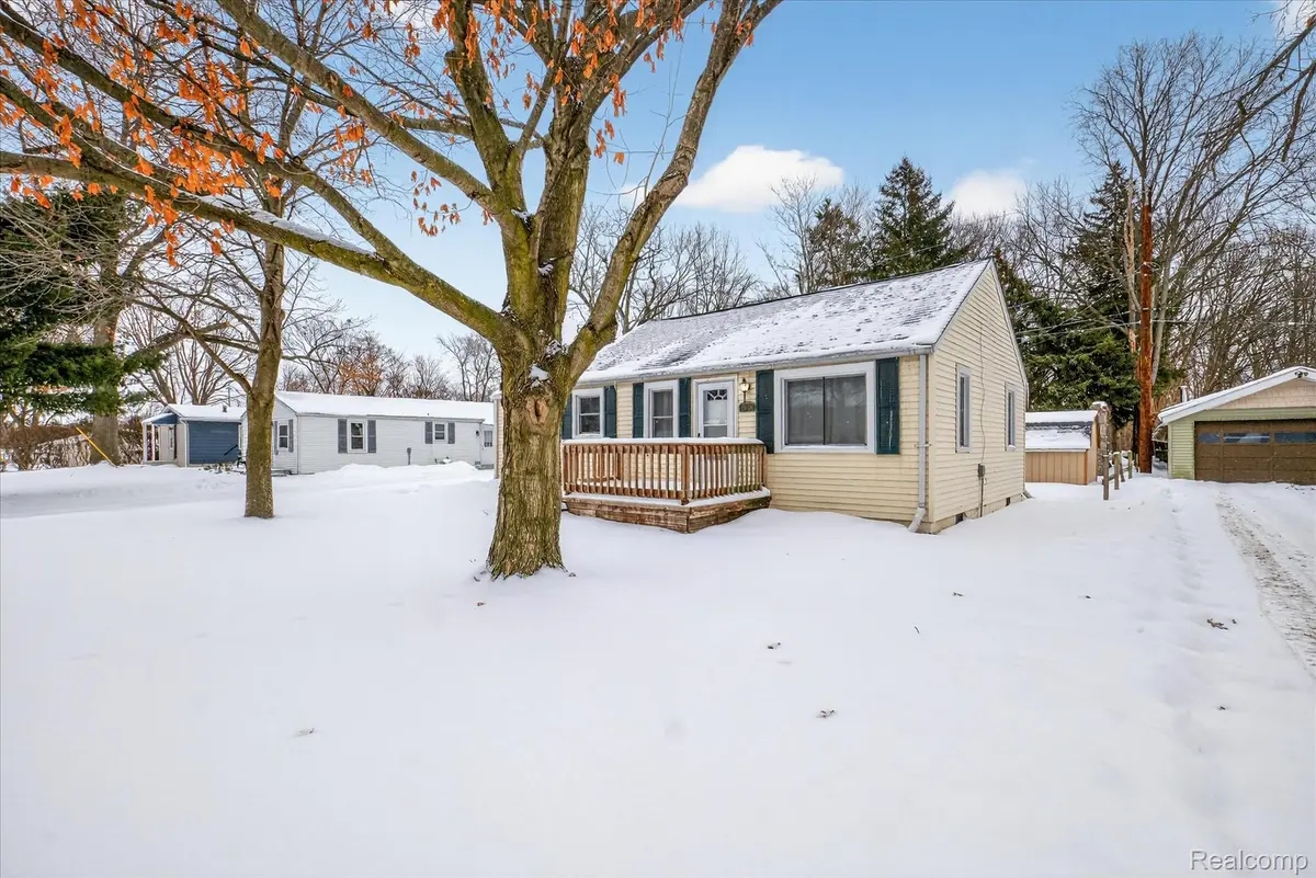 2008 Elmwood ST, Port Huron, MI 48060