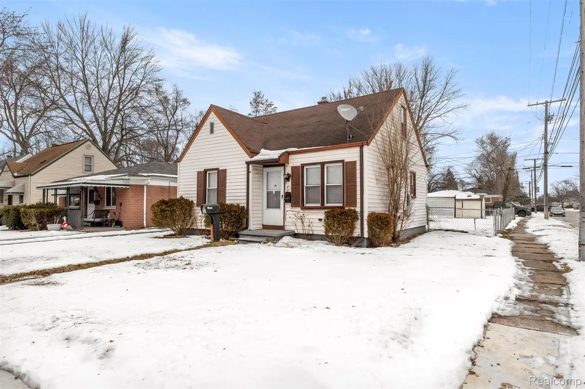 4721 Jackson ST, Dearborn Heights, MI 48125
