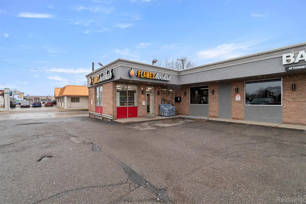 25462 Ford RD, Dearborn Heights, MI 48127