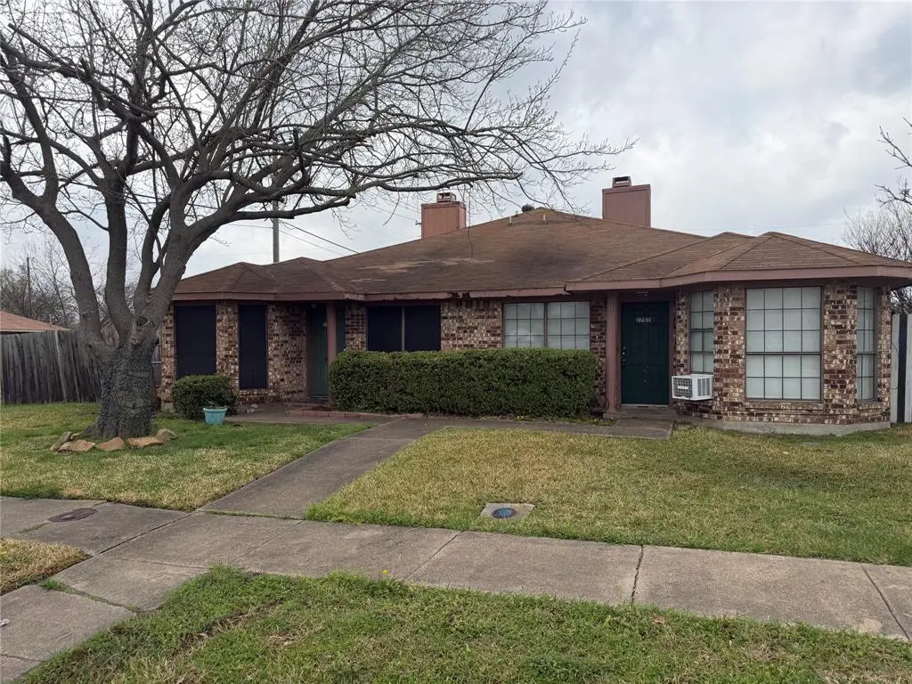2701 Stanford Street #B, Rowlett, TX 75088