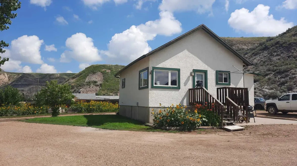 701 Secondary 576 HWY, Drumheller, AB T0J0Y0