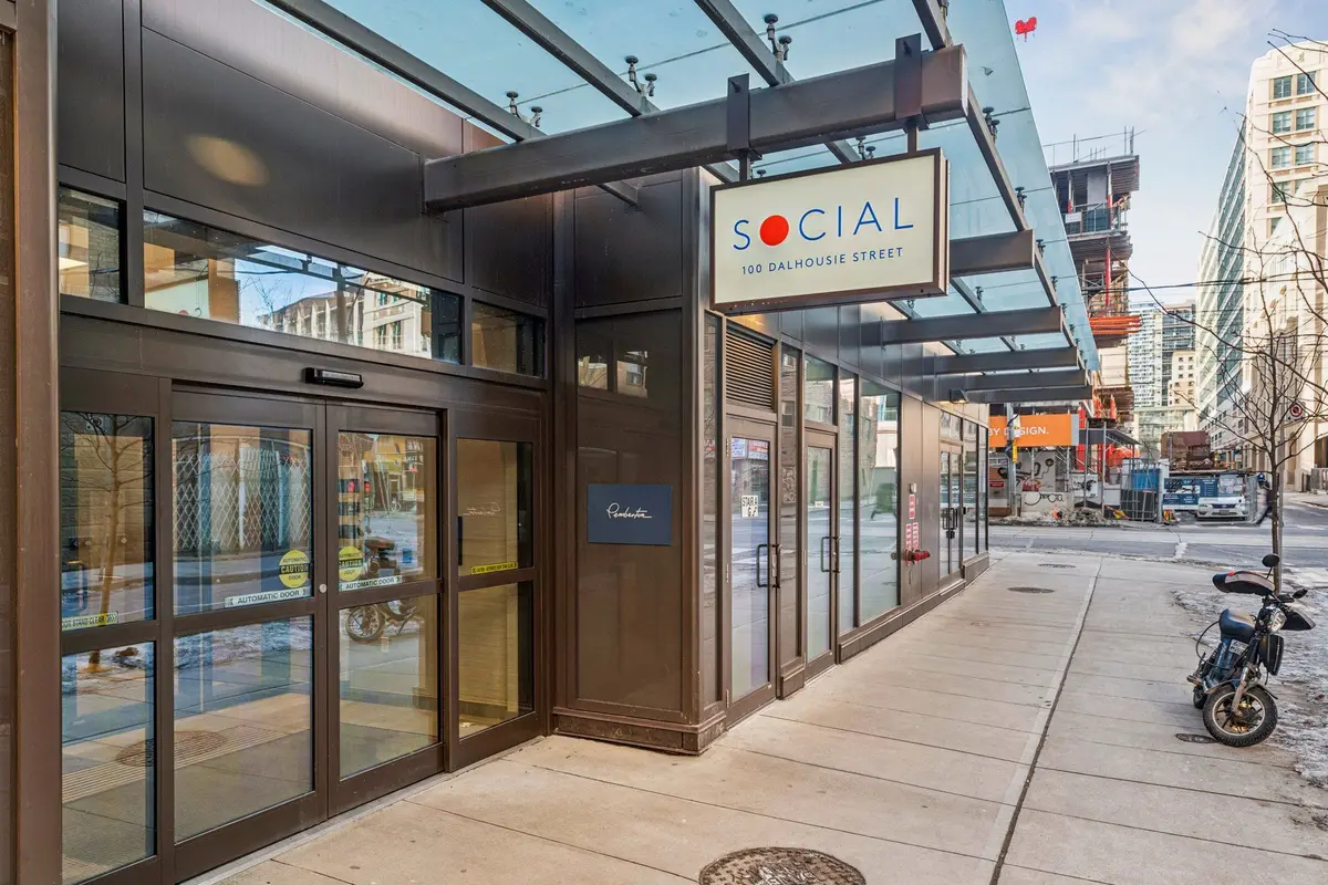 100 Dalhousie ST #1412, Toronto C08, ON M5B 0C7