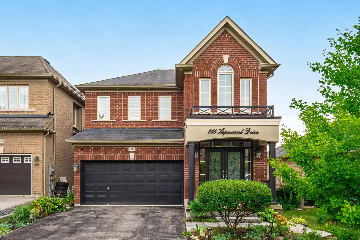 246 Aspenwood DR, Newmarket, ON L3X 3K7