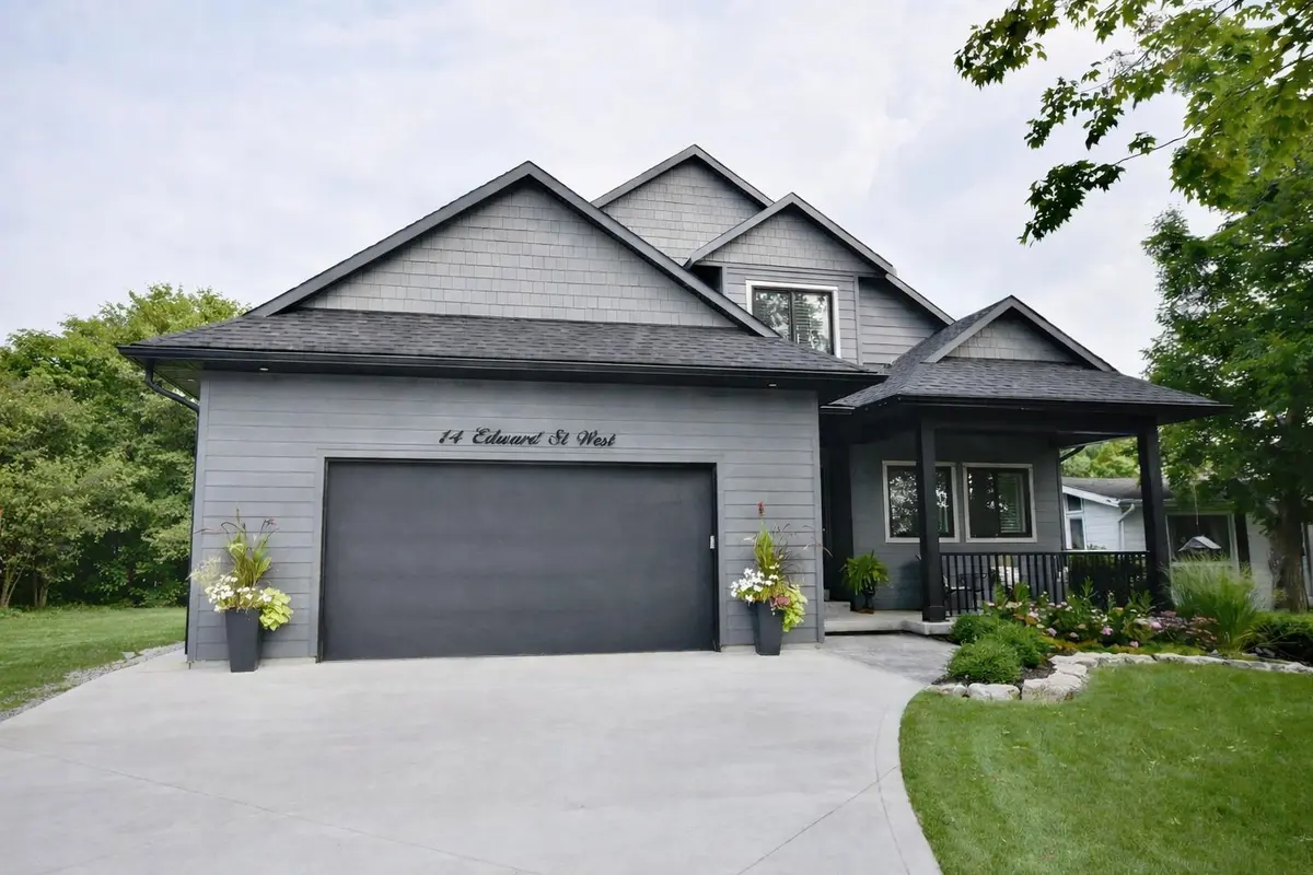 14 EDWARD ST W, Clearview, ON L0M 1G0