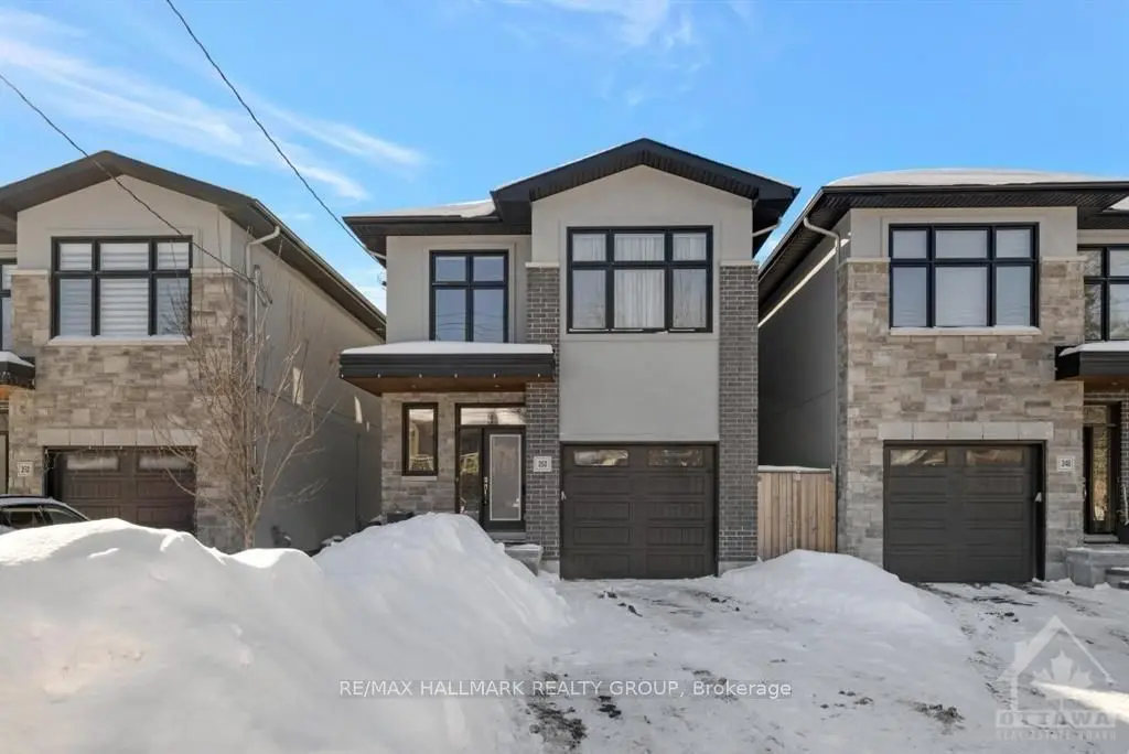 250 Richardson AVE, Woodroffe, ON K2B 5G6