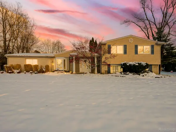 3730 Eastbourne DR, Troy, MI 48084