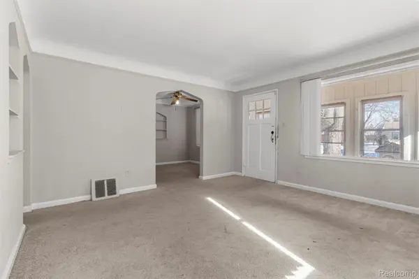 7521 N SILVERY LN, Dearborn Heights, MI 48127