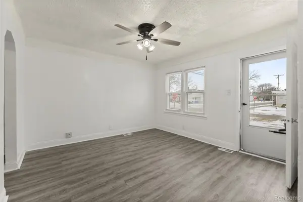 4721 Jackson ST, Dearborn Heights, MI 48125