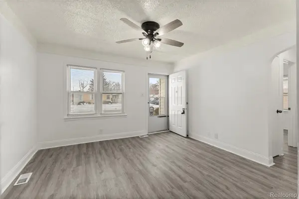 4721 Jackson ST, Dearborn Heights, MI 48125